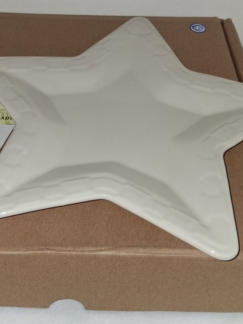 LONGABERGER Star Plate New in box Ivory 3183190